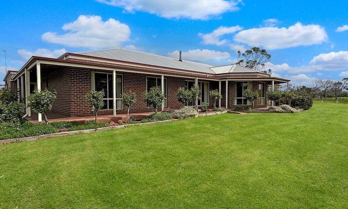 Heathmere Resort | Rose's on Flower Hill