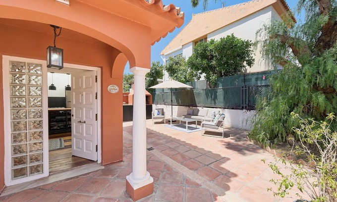 Torremolinos Ski Chalet | Casa Calma - Your Mediterranean Home Office (pet allowed)