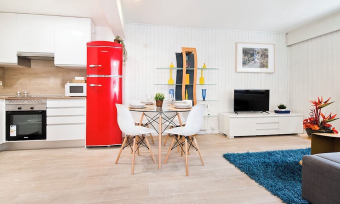 Cerezo de Arriba Apartment | Comfortable and bright apartment - 9 min from the station