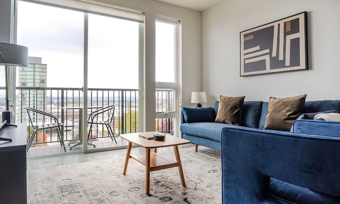 New Tacoma Apartment | Blueground | New Tacoma, balcony, nr Union Station
