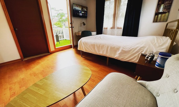 Bouvet Island House | Large sunny room with private bath & balcony