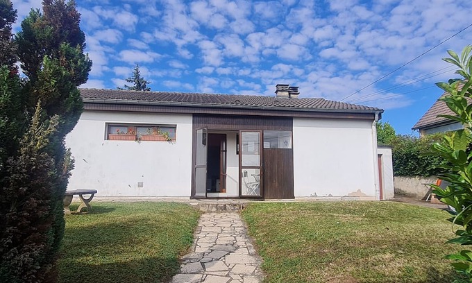 Ville-en-Vermois Cottage | Independent cottage in the countryside with private parking