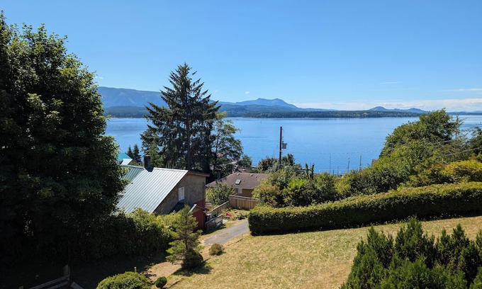 Alert Bay Apartment | The Founder's Vista Suite | Spacious Ocean View Apartment with Full Kitchen