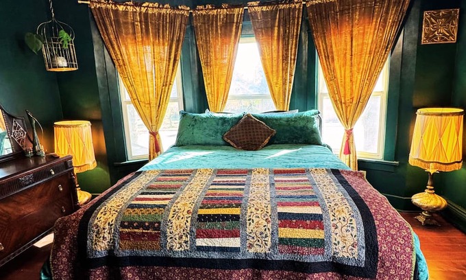 Fort Morgan Bed & Breakfast | Historic 1904 Bed & Breakfast Suite 2 Blocks from Downtown Fort Morgan