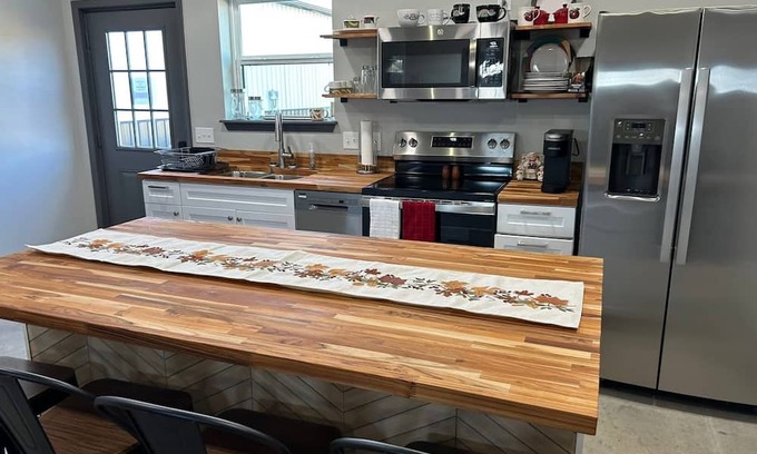 Slaughterville House | 3-bedroom town home just 20 minutes from Norman and OU campusnand downtown