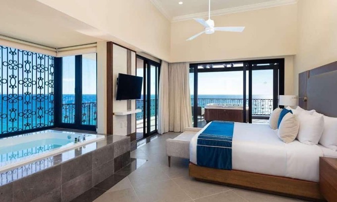 El Zacatal Resort | ✩ Oceanfront 3 BR 4 BA ✩ Private Hot Tub ✩ Villa la Valencia ✩ JAN 31 - FEB 7 ✩