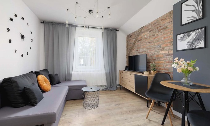 Czeladz Apartment | Betonowa 4 Czeladź | Brick Cozy Apartment | Remote Work