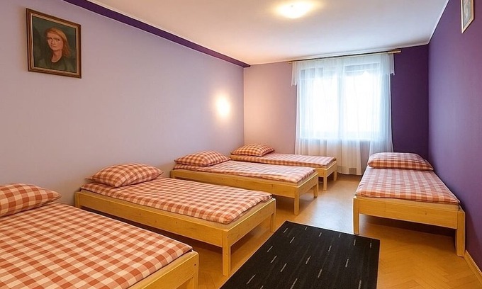 Lomianki House | BIZAR Hostel in Izabelin-Dziekanówek