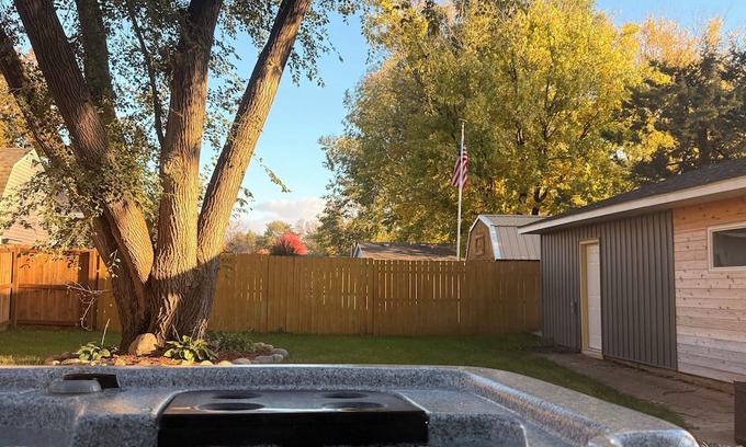 Faribault House | Modern near 3BR w/Hot Tub + Arcades, 2 mi to Shattuck-1.5 mi to Hospital