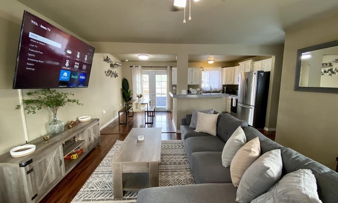 Cimarron Hills House | Rare Find! Cozy Springs Getaway - Close to Base!