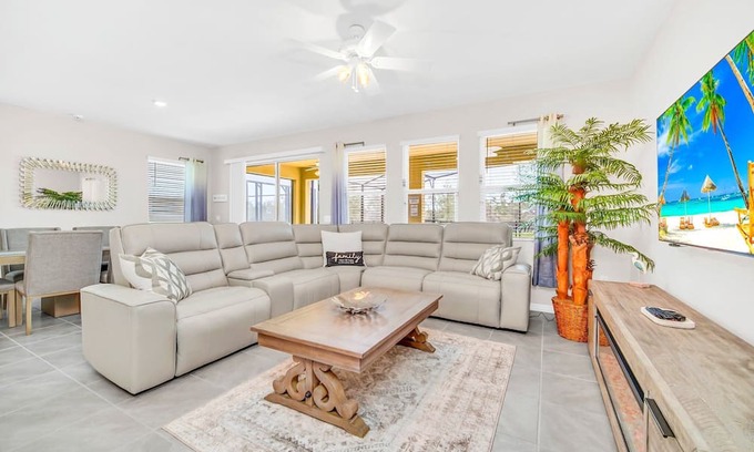 Loughman House | Spectacular Family Home with Pool and Spa-7704OML