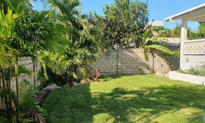 Little Battaleys House | Studio Retreat. Your home away from home