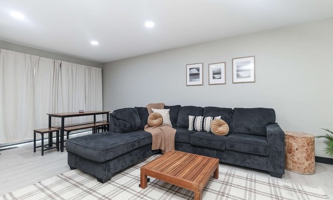 Wichita House | Dazzling East Side 3BR 2 BA Coffee/WFI/SMRT TV
