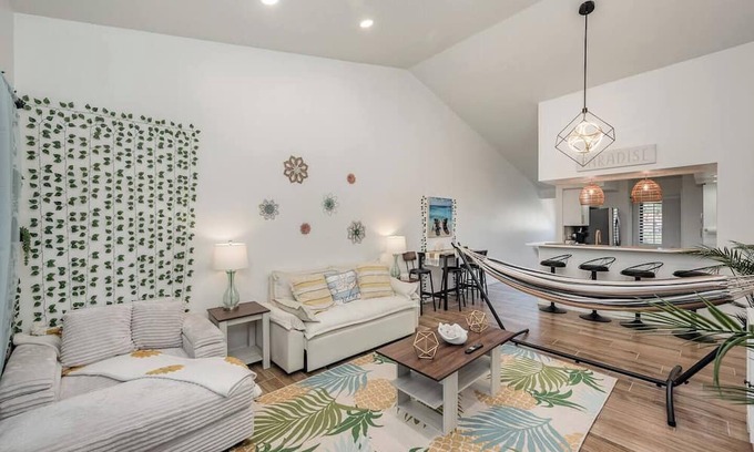 La Cita Condo | Paradise Villa with pool close to Kennedy Space Center