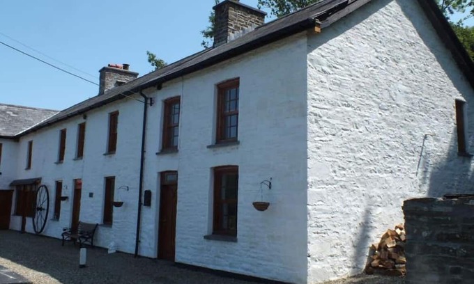 Llandysul Cottage | Valley view retreat