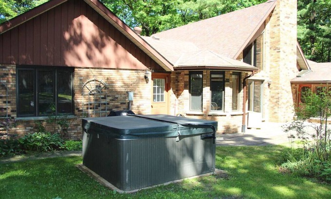 Grand Bend House | The Ivey by Sparks Vacations
