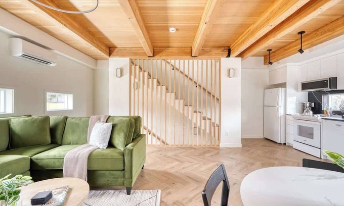 Alberta Arts District House | AlbertaArts Happy Place Townhome - 91 WalkScore