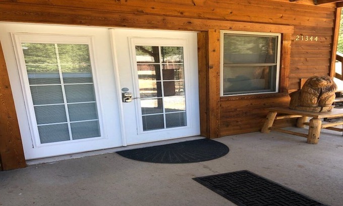 Lead Ski Chalet | {Aspen Chalet} Hot Tub, Tesla Charger, Near Deadwood!