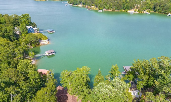 Houston House | Mountain Retreat on Smith Lake