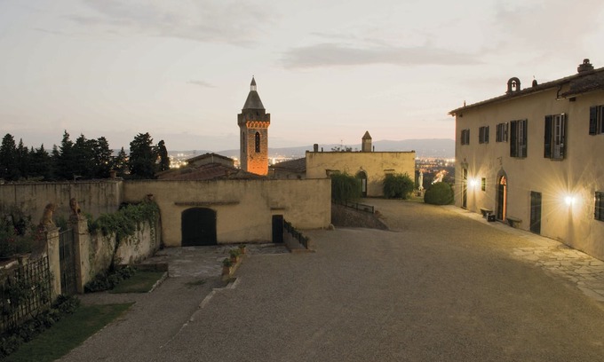 Calenzano House | OLIVE TREES - FARMHOUSE ESTATE SAN DONATO