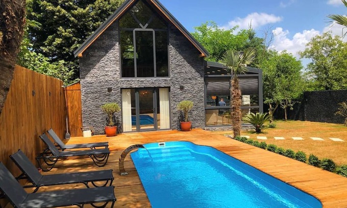 Sapanca Villa | 2+1 Private Pool - Sheltered - Fireplace 6 Person STONE HOUSE in Memnuniye