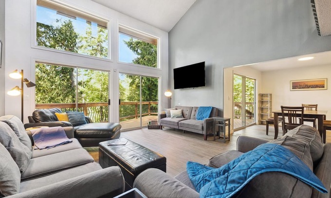 Enumclaw House | Spacious 4-bedroom house, Enumclaw near Mt Rainier Nat'l Park in natural setting