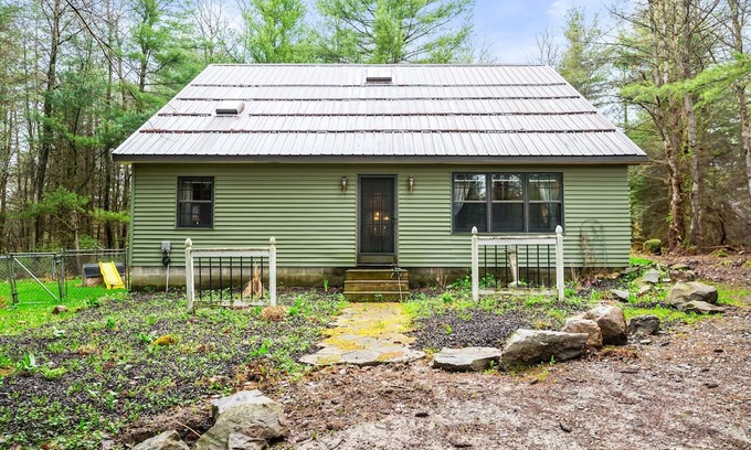 Prattsburgh House | Private Oasis|15 acres|Fireplace|Fire Pit|Hiking|Wine Tasting|Pet Friendly