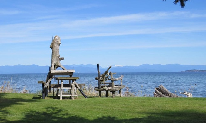 Regional District of Nanaimo Condo | Lovely 3 Bedroom Condo backing onto Rathtrevor Beach in Parksville!