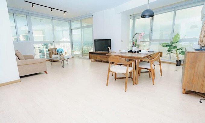 Tumba Vieja Apartment | Luxury 2BR Oceanview, parking and balcony
