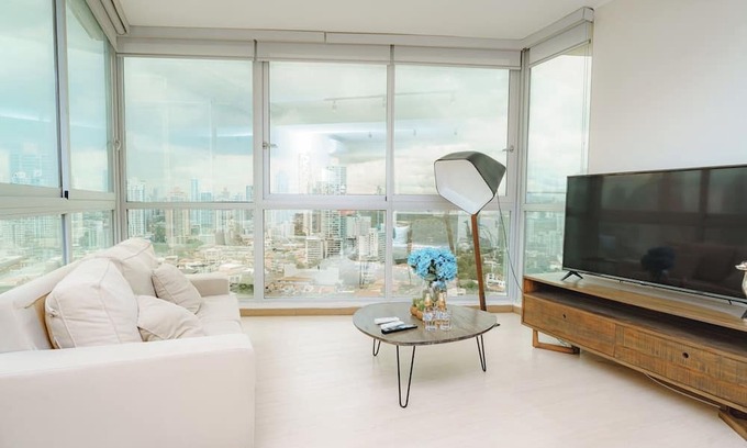 Tumba Vieja Apartment | Luxury 2BR Cityview apt, parking and balcony