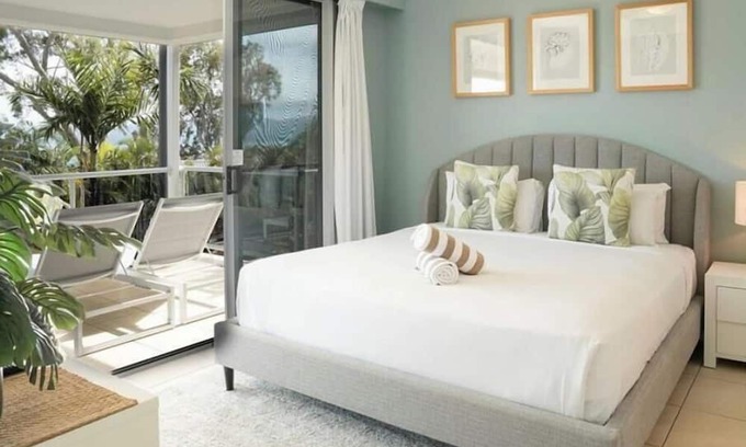 Hamilton Island Apartment | Blue Water Views 3