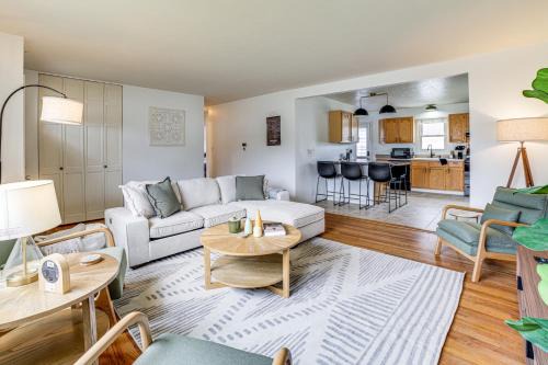 South Bend House | South Bend Home Less Than 2 Mi to Notre Dame Stadium!