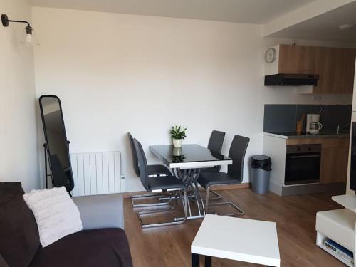 Hennebont Apartment | Appartement T2 indépendant à 20 min des plages