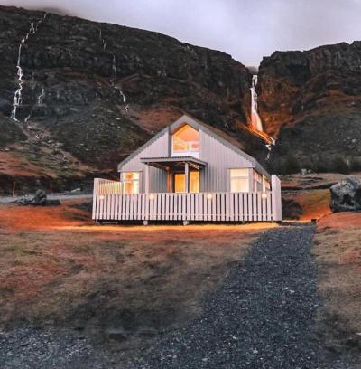 Hofn Ski Chalet | Old Cottages